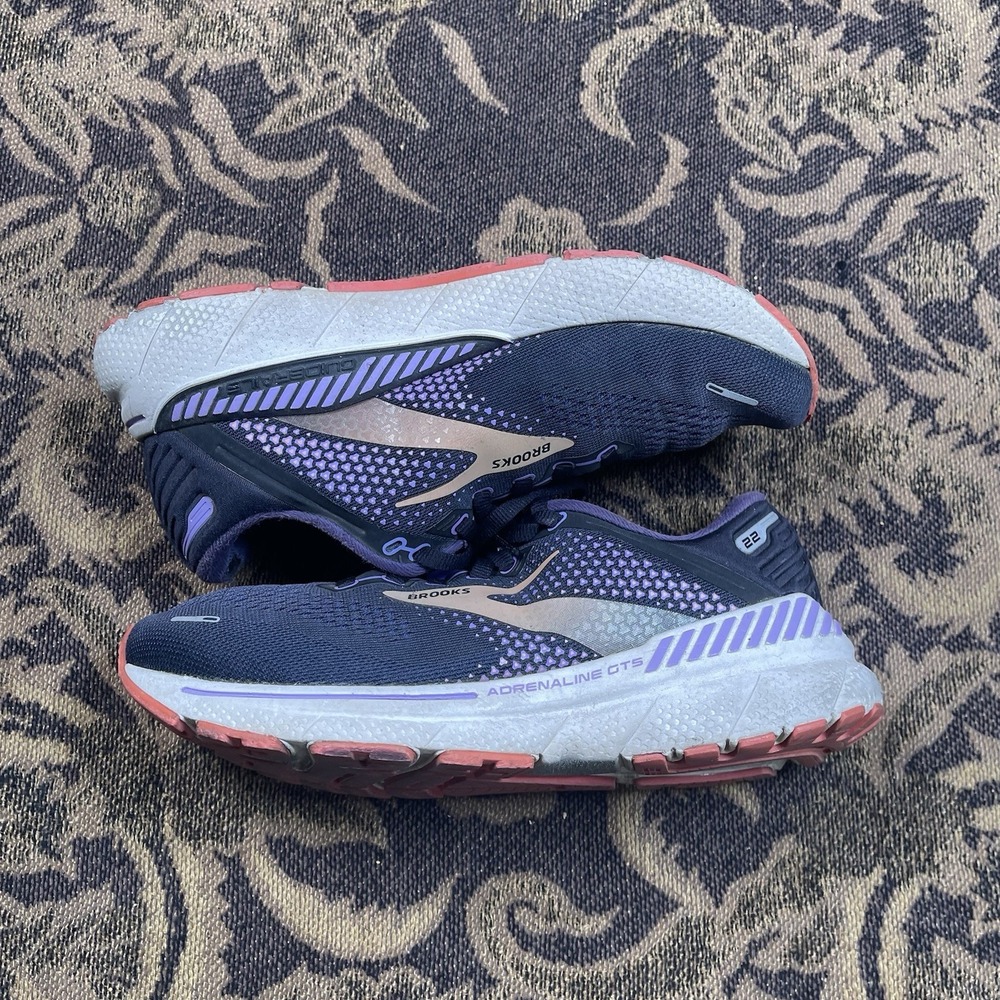 Brooks Adrenaline GTS 22 Womens Running Shoe Size 7.5 B Medium 1203531B080